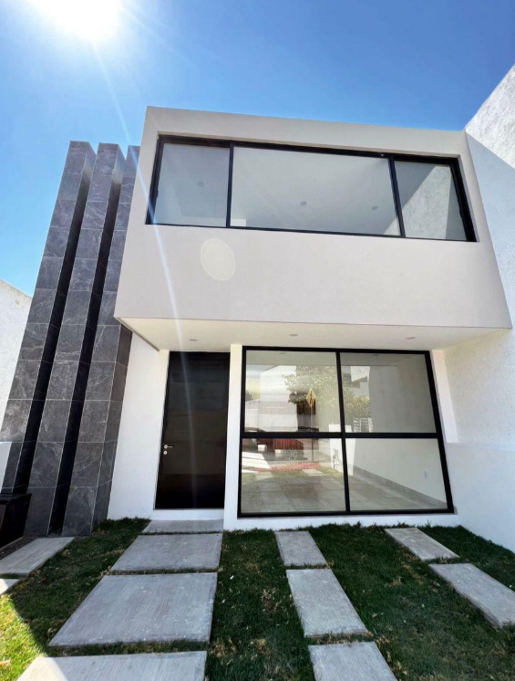 Casa en Preventa Fracc. El Mayorazgo/ 2 Pisos / 2 Habitaciones / León Zona Sur