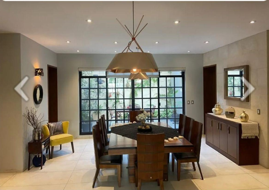 Venta de Residencia Fracc. Pìrules Residencia / 4 Habitaciones / León Zona Norte