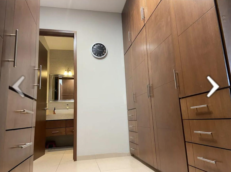 Venta de Residencia Fracc. Pìrules Residencia / 4 Habitaciones / León Zona Norte