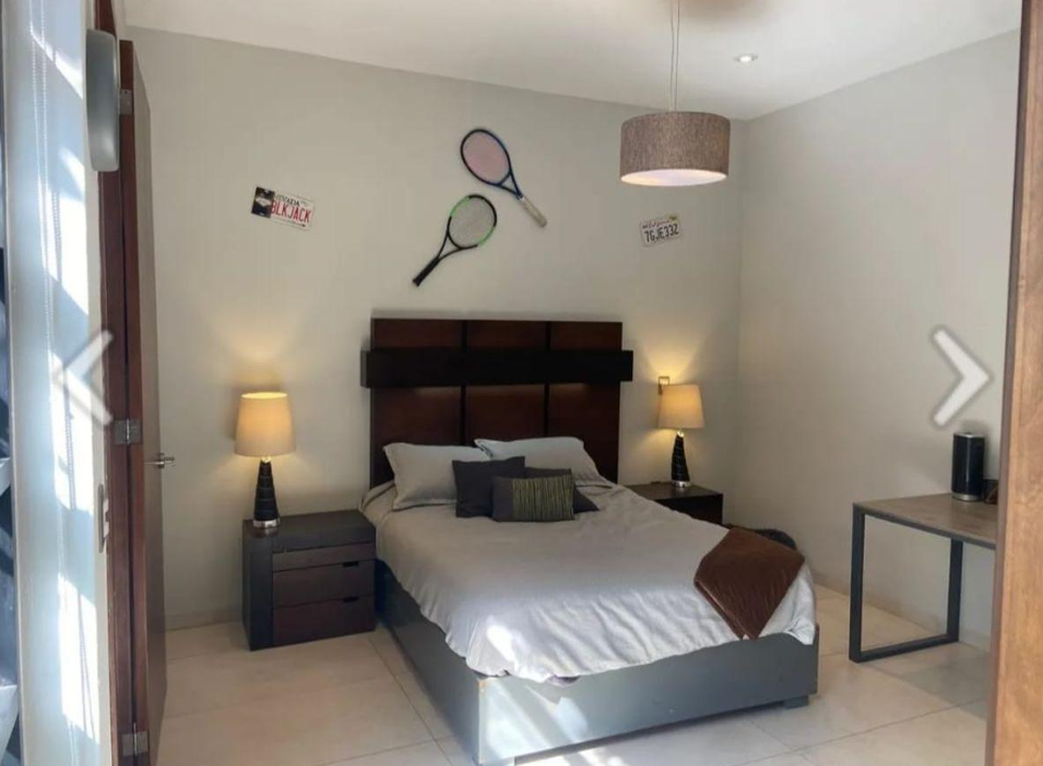 Venta de Residencia Fracc. Pìrules Residencia / 4 Habitaciones / León Zona Norte