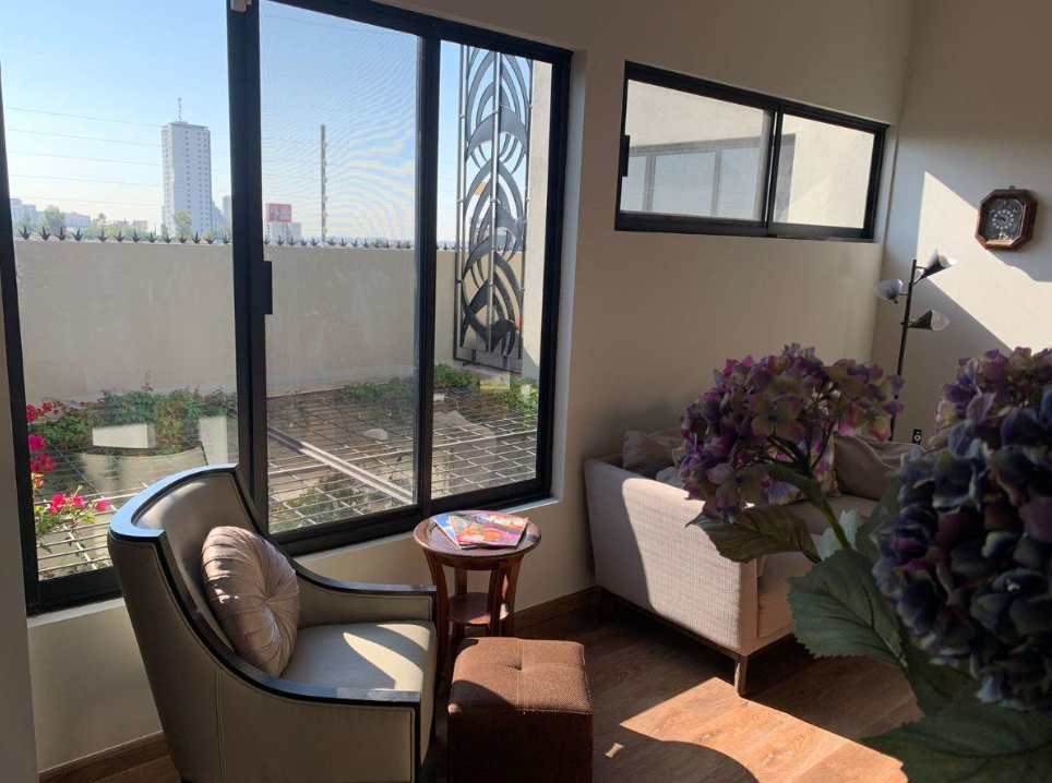 Venta de Residencia Fracc. Pìrules Residencia / 4 Habitaciones / León Zona Norte