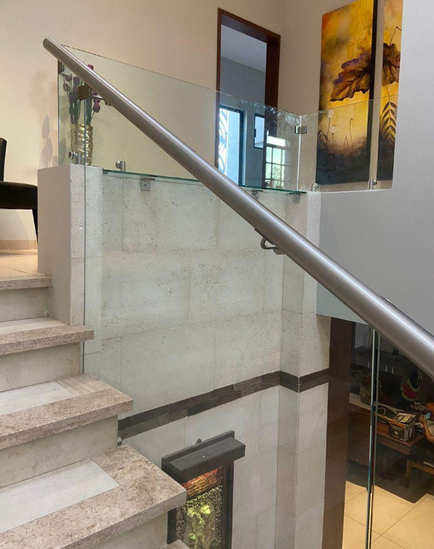 Venta de Residencia Fracc. Pìrules Residencia / 4 Habitaciones / León Zona Norte