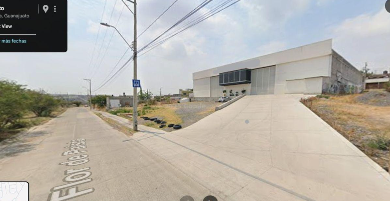 Renta o Venta de Bodega Saucillos de La Joya/ Balcones de La Joya, Entrada Tráiler Leon Zona Nte.