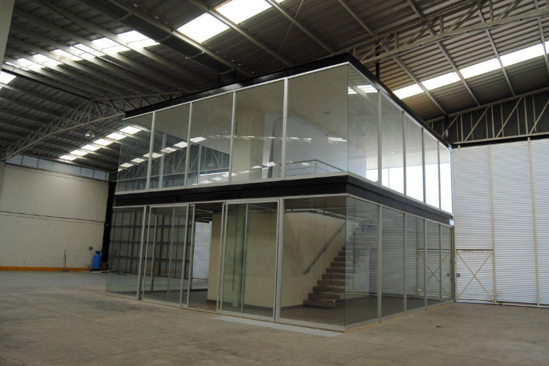 Renta o Venta de Bodega Saucillos de La Joya/ Balcones de La Joya, Entrada Tráiler Leon Zona Nte.