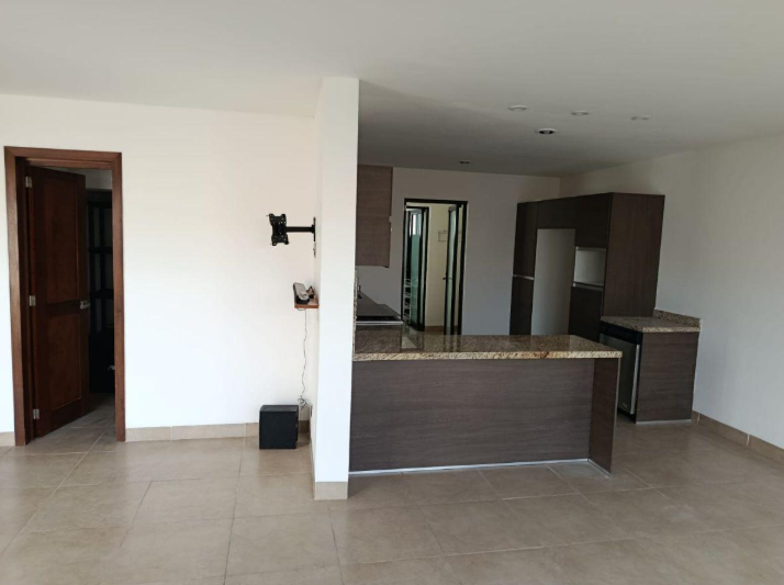 Casa en Renta Semi/amueblada Fracc. Lomas del Molino Iv/ León / Zona Norte