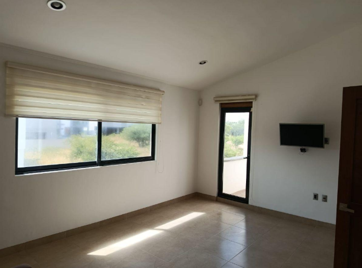 Casa en Renta Semi/amueblada Fracc. Lomas del Molino Iv/ León / Zona Norte