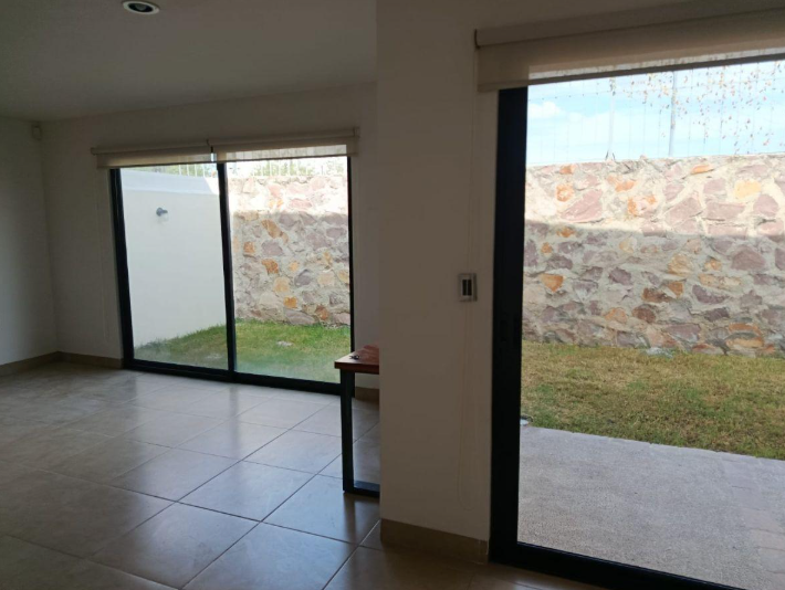 Casa en Renta Semi/amueblada Fracc. Lomas del Molino Iv/ León / Zona Norte