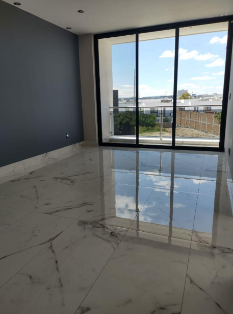 Venta de Residencia Fracc. Pirules/ Alberca y Elevador en Casa / Leon Zona Norte