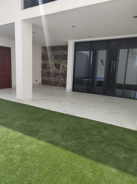 Venta de Residencia Fracc. Pirules/ Alberca y Elevador en Casa / Leon Zona Norte